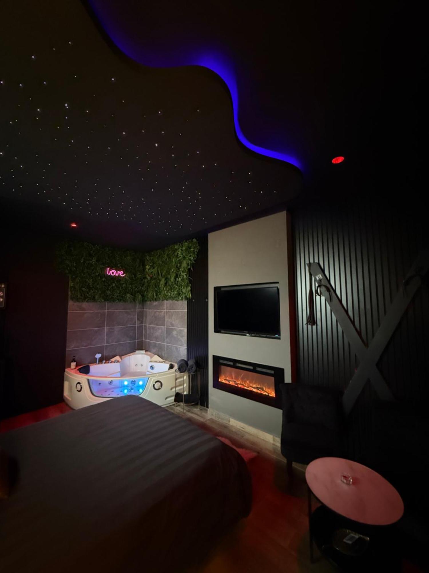 Loft, Studio And Love Rooms Bourg-Saint-Christophe Exteriér fotografie